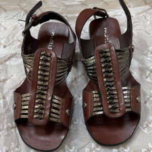 Matisse Brown Leather Sandals with Metallic Gold Braided Accents 6M